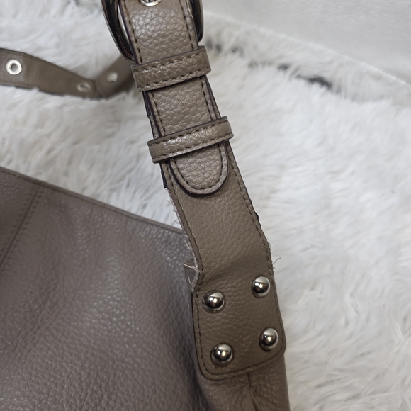 Tignanello 100% genuine leather taupe hobo shoulder bag. - Picture 6 of 8